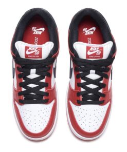 Alternative view of Nike SB Dunk Low Chicago