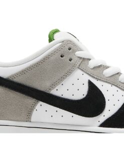 Alternative view of Nike SB Dunk Low Pro Chlorophyll BQ6817-011 Nicesnk
