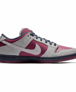 Alternative view of Nike SB Dunk Low 'True Berry'