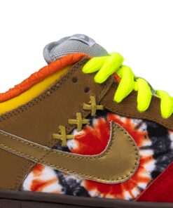 Alternative view of Nike SB Dunk Low What The Dunk 318403-141 Nicesnk