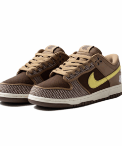 Alternative view of Nike Undefeated x Dunk Low SP 'Canteen'