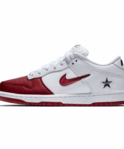 Nike x Supreme SB Dunk Low 'Varsity Red'