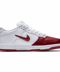 Alternative view of Nike x Supreme SB Dunk Low 'Varsity Red'