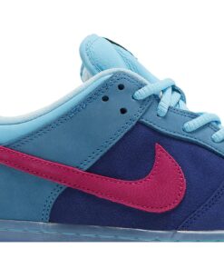 Alternative view of Run The Jewels x Nike SB Dunk Low '4/20' DO9404-400