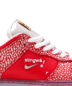 Alternative view of Stingwater x Nike SB Dunk Low Magic Mushroom DH7650-600 Nicesnk