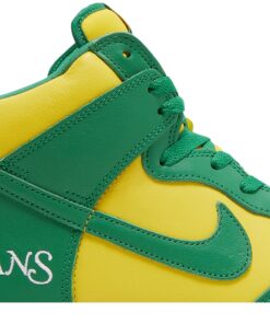 Alternative view of Supreme x Nike SB Dunk High 'By Any Means Brazil' DN3741-700