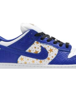 Alternative view of Supreme x Nike SB Dunk Low OG QS Hyper Royal DH3228-100 Nicesnk