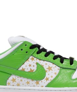 Alternative view of Supreme x Nike SB Dunk Low OG QS Mean Green DH3228-101 Nicesnk