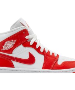 Alternative view of (Women) Air Jordan 1 Mid 'Syracuse' BQ6472-116