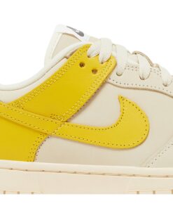 Alternative view of (Women) Nike Dunk Low 'Banana' DR5487-100