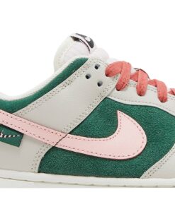Alternative view of (Women) Nike Dunk Low SE All Petals United FN8923-061 Nicesnk